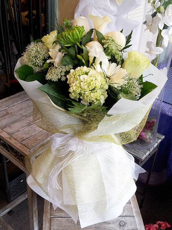 Bouquet No.31 (Photo shown is Medium size. Small $70, Medium $90, Large $110 Extravagant $130 CAD)
