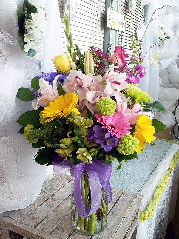 Vase arrangement No.43 (Photo shown is Large size. Small $110, Medium $130, Large $150, Extravagant $170 CAD)