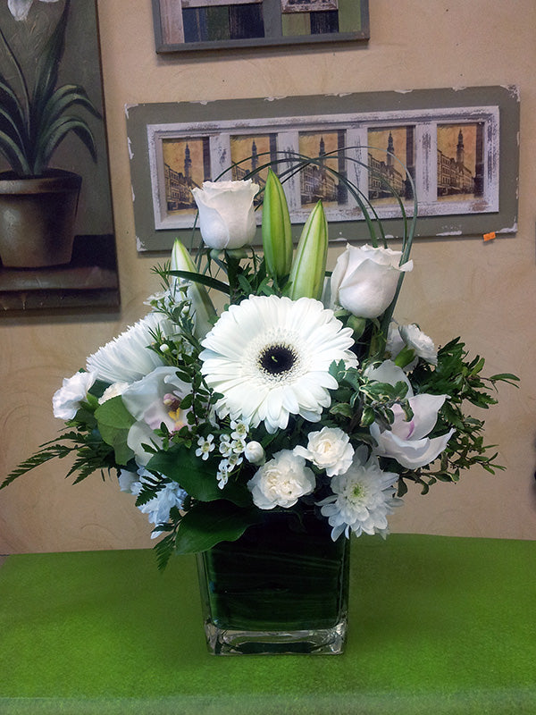 Vase Arrangement No.45 (Photo shown is Medium size. Small $65, Medium $85, Large $105 Extravagant $125 CAD)
