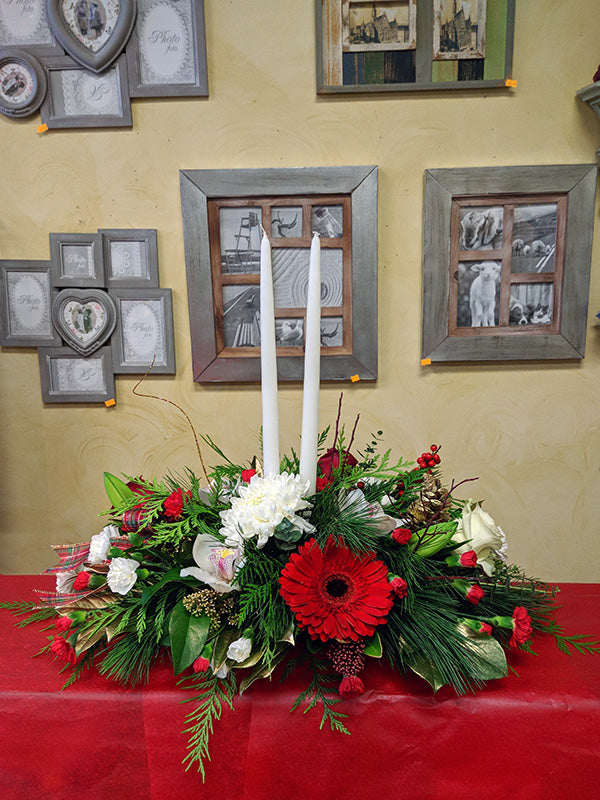 Christmas No.8 (18" with 2 taper candles)