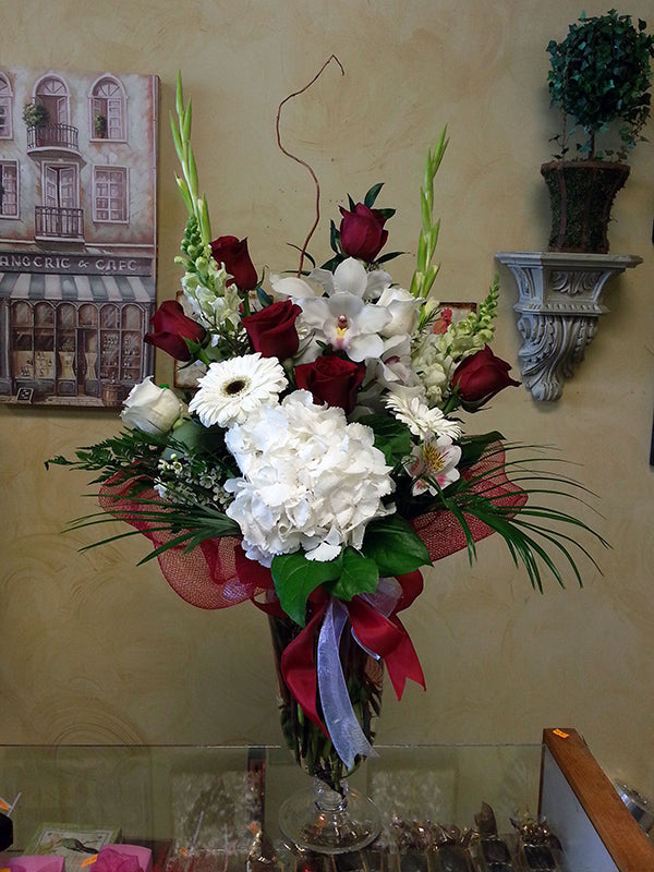 Vase arrangement No.33 (Photo shown is Large size. Small $100, Medium $120, Large $140 Extravagant $160 CAD)