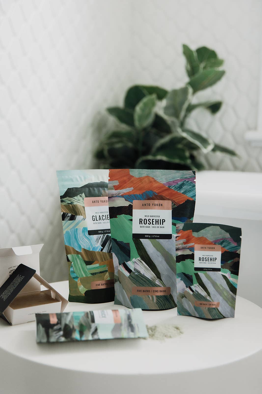 Anto Yukon - Foaming Rosehip Bath Soak - 100 g