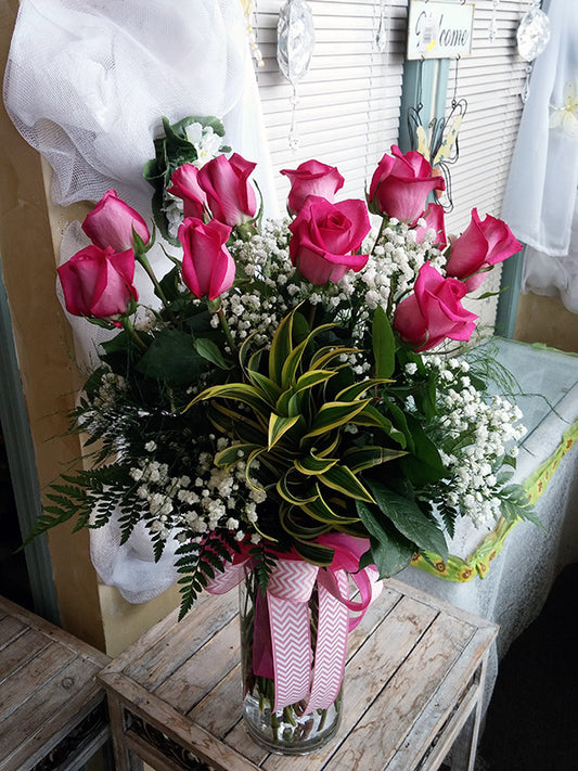 Valentine's Day 12 Hot pink Roses in a Vase